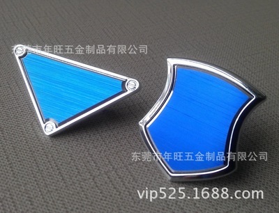 东莞市年旺五金制品 专业订做服装铜标牌、合金装饰标牌，量在优先